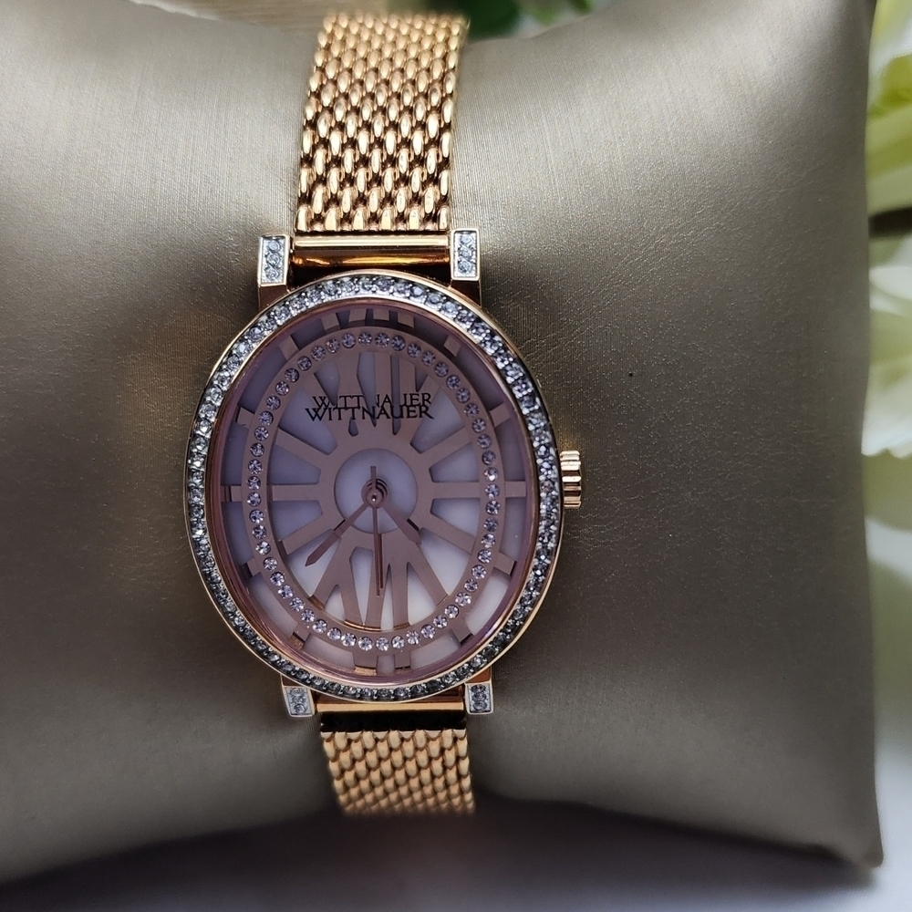 WITTNAUER WOMAN'S DRESS WATCH